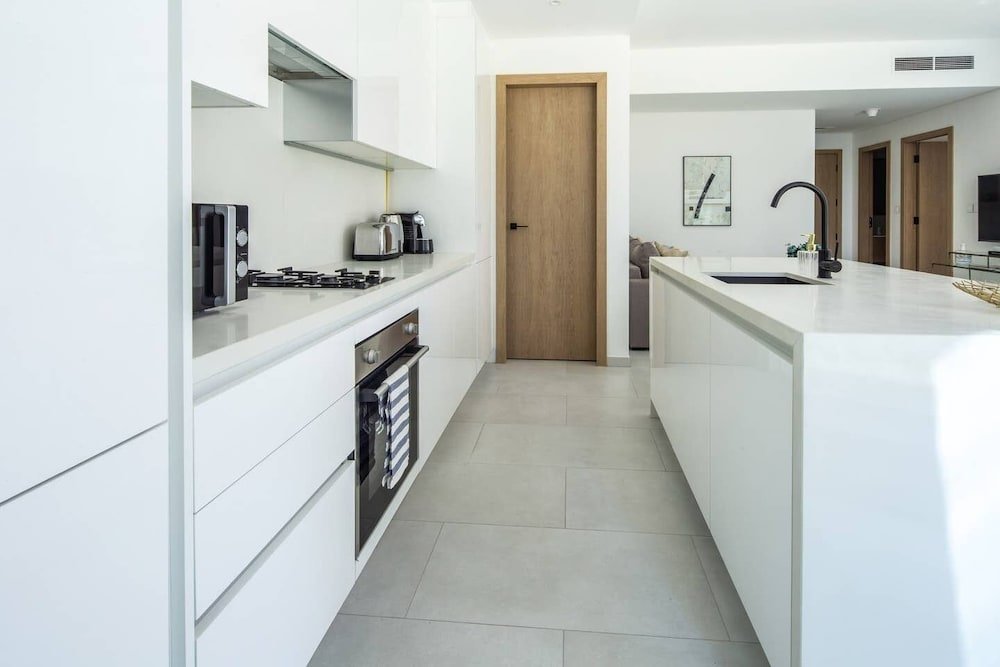 Дубай: Modern + Minimalist 1BR in Burj Khalifa Boulevard!