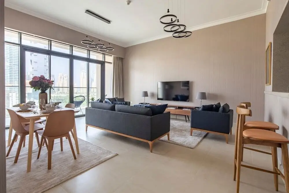 Дубай: Modern 2BR w/ Tranquil Ambience in Emirates Hills!