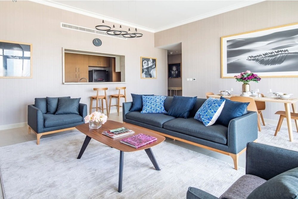 Modern 2BR w/ Tranquil Ambience in Emirates Hills! — фото 1