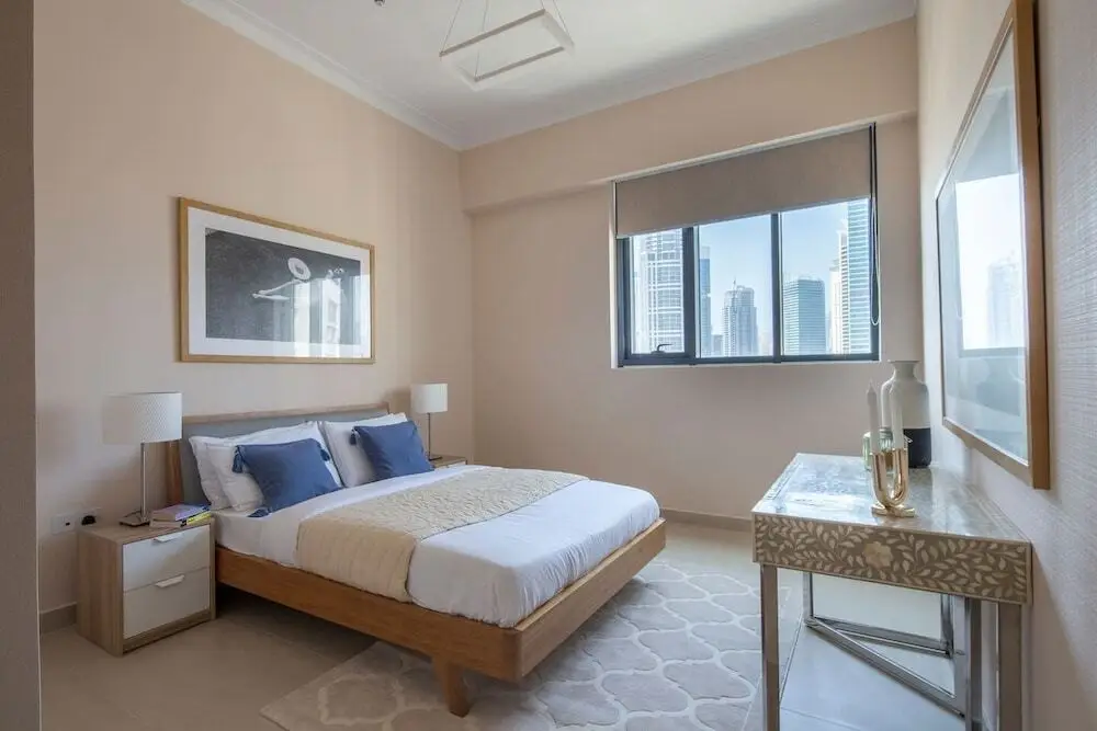 Дубай: Modern 2BR w/ Tranquil Ambience in Emirates Hills!