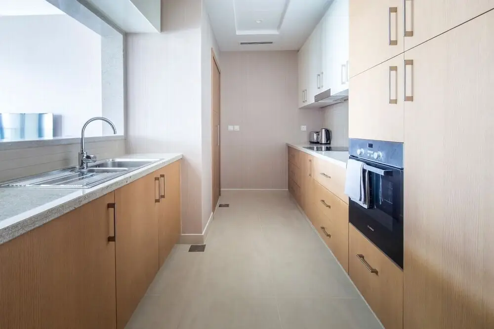 Дубай: Modern 2BR w/ Tranquil Ambience in Emirates Hills!