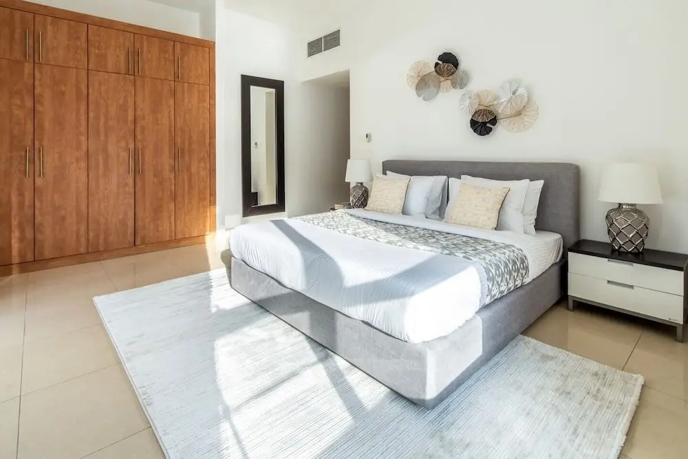 Дубай: Timelessly Modern 3BR w/ Fascinating Marina Views!