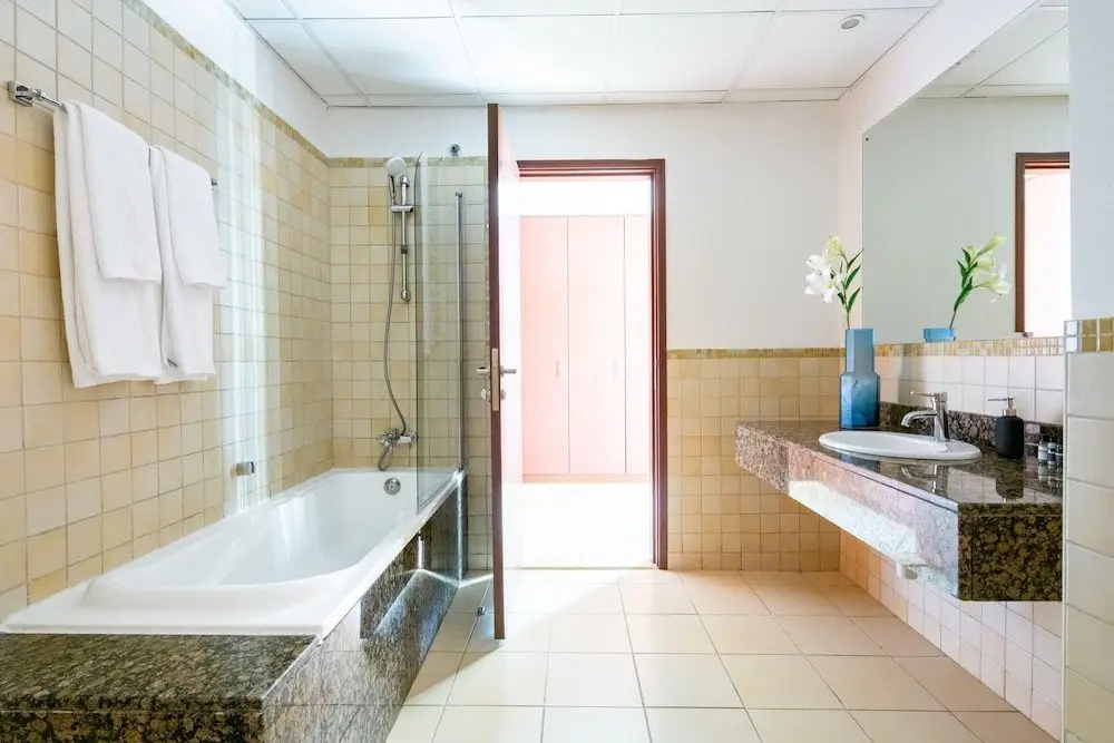 Дубай: Luxurious 2BR in JBR With Amazing Marina Views!