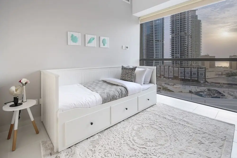 Дубай: Astounding Marina Views in This Elegant 3br!