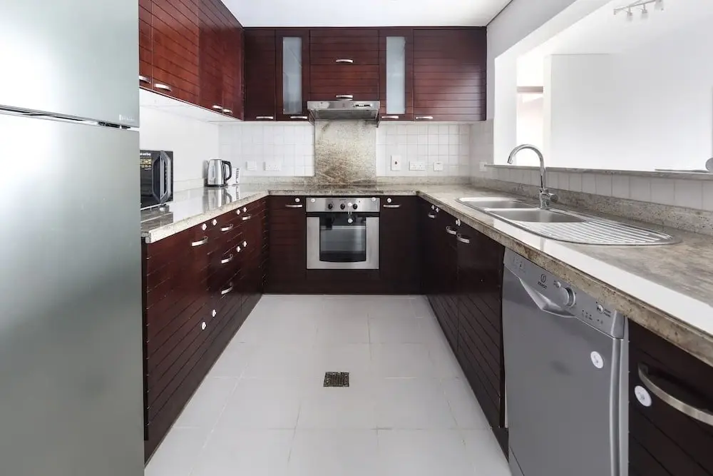 Дубай: Astounding Marina Views in This Elegant 3br!