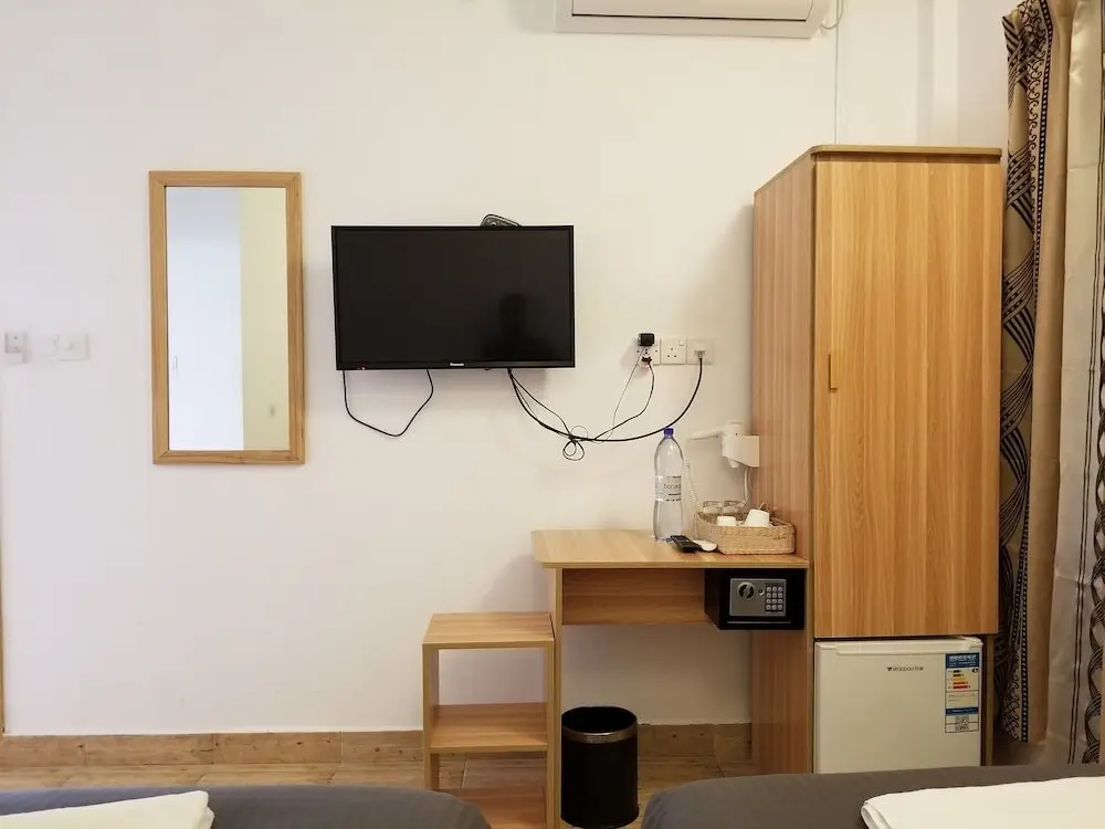 Северный атолл Мале: Nomadic Inn