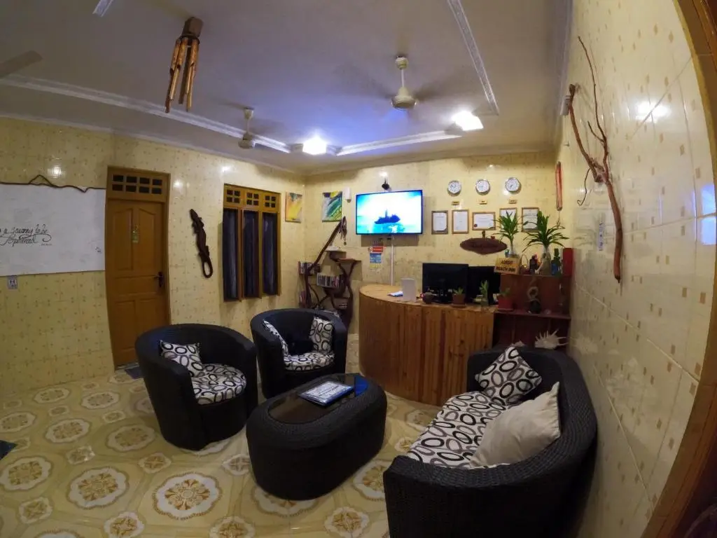 Гураиду (Атолл Каафу): Adroit Beach Inn