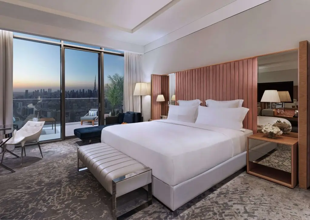 Дубай: SLS Dubai Hotel & Residences