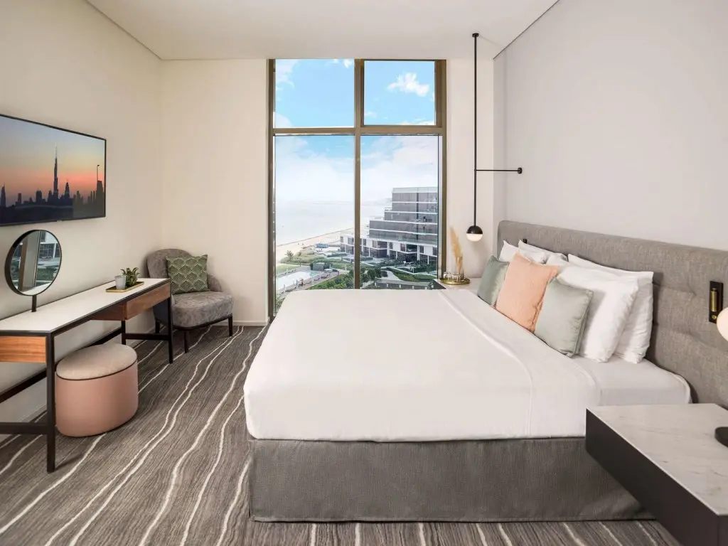 Дубай: Th8 Palm Dubai, Vignette Collection by IHG