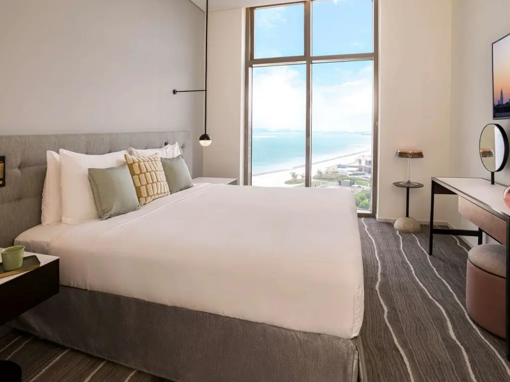 Дубай: Th8 Palm Dubai, Vignette Collection by IHG