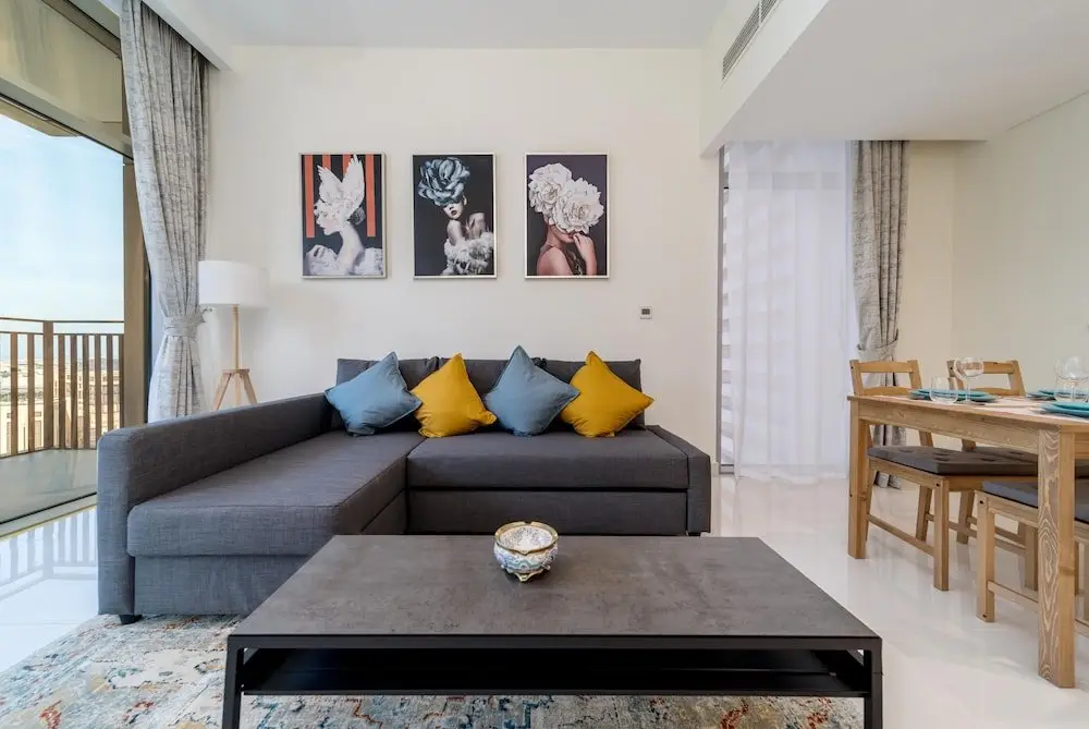 Дубай: Lux BnB BLVD Central