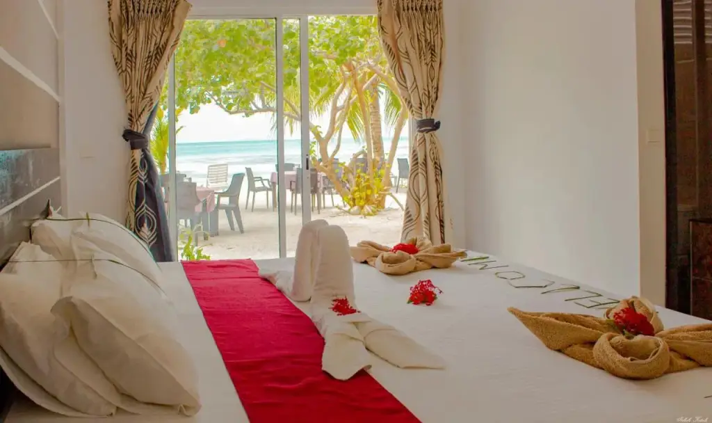 Диффуши: Отель Crown Beach Villas