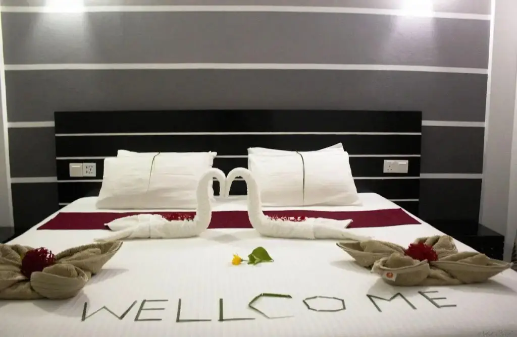 Диффуши: Отель Crown Beach Villas