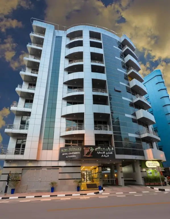 Дубай: Al Waleed Palace Hotel Apartments - Al Barsha