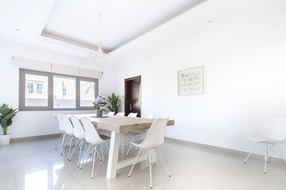 Дубай: Spectacular Al Wasl Villa - With Private Pool