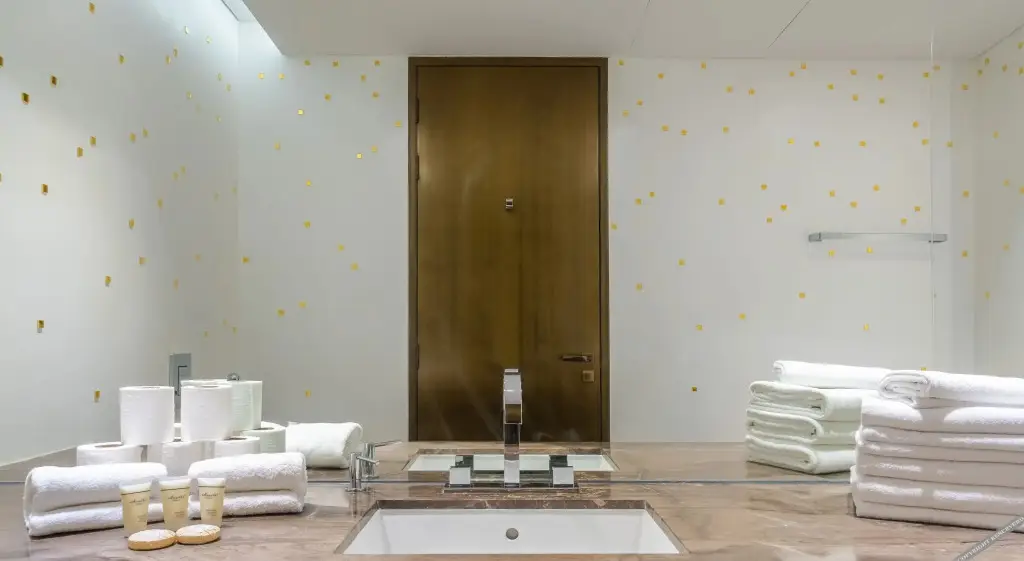 Дубай: LUX Holiday Home - DAMAC Residenze 1