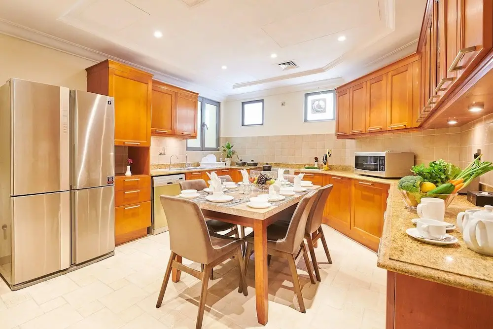 Дубай: Rose Dream - 5 Bedrooms Palm Villa on the beach with private pool