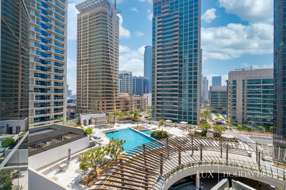 Дубай: LUX Holiday Home - Silverene Towers 2
