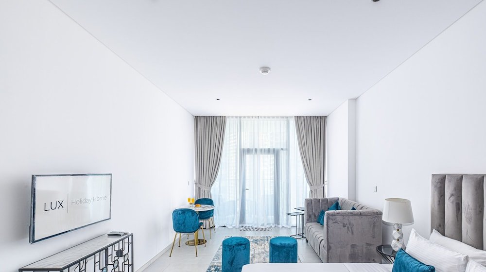 Дубай: LUX Holiday Home - Marquise Square 1