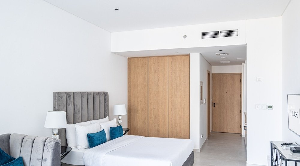 Дубай: LUX Holiday Home - Marquise Square 1