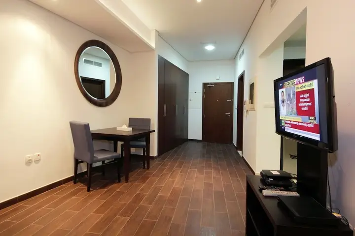 Дубай: The Matrix Tower by Signature Holiday Homes