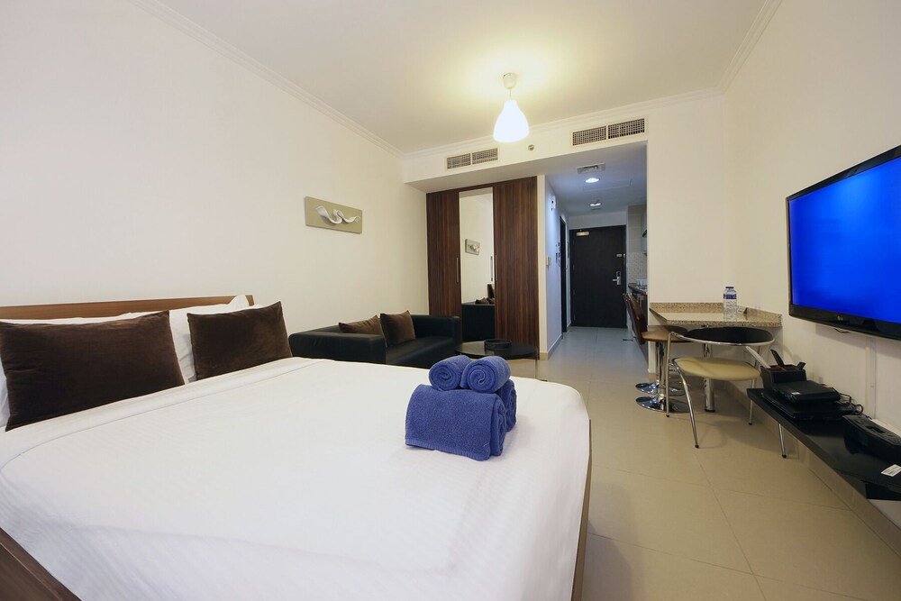 Дубай: New Arabian Holiday Homes - Goldcrest
