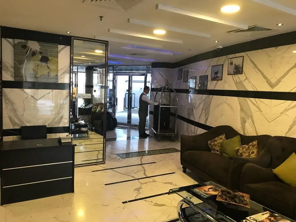 Дубай: Al Waleed Palace Hotel Apartment Al Barsha