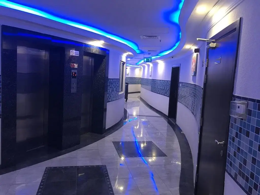 Дубай: Al Waleed Palace Hotel Apartment Al Barsha