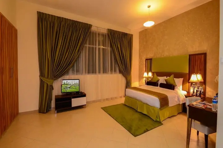 Дубай: Al Waleed Palace Hotel Apartments-Al Barsha