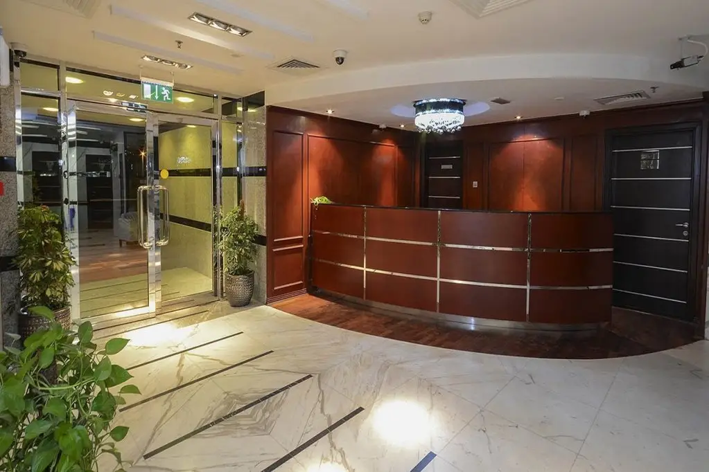 Дубай: Al Waleed Palace Hotel Apartments-Al Barsha