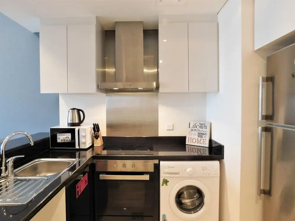 Дубай: Luton Vacation Homes Damac Heights