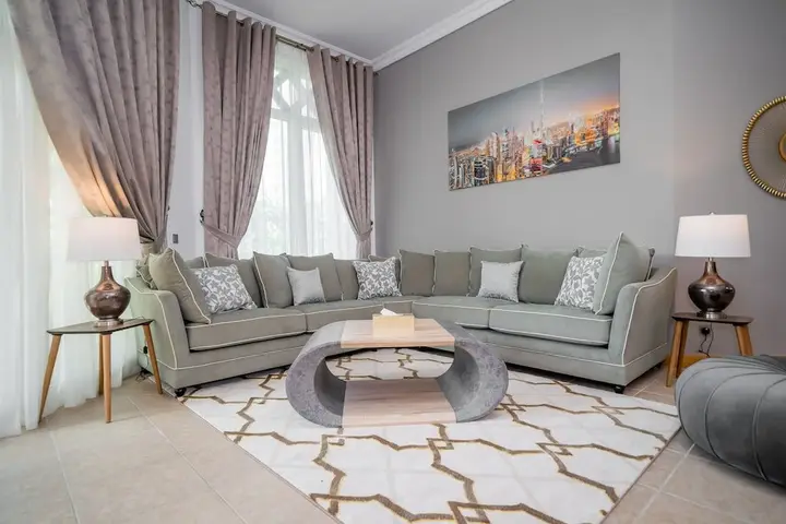 Дубай: Luton Vacation Homes - Shoreline Apartment with Beach access
