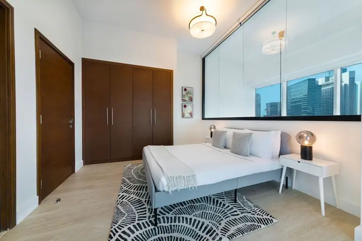 Дубай: Maison Privee - Spectacular Duplex Apt w/ Canal views