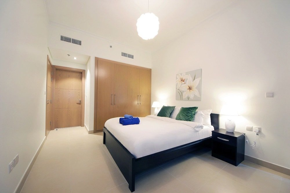 Дубай: New Arabian Holiday Homes - Burj Vista