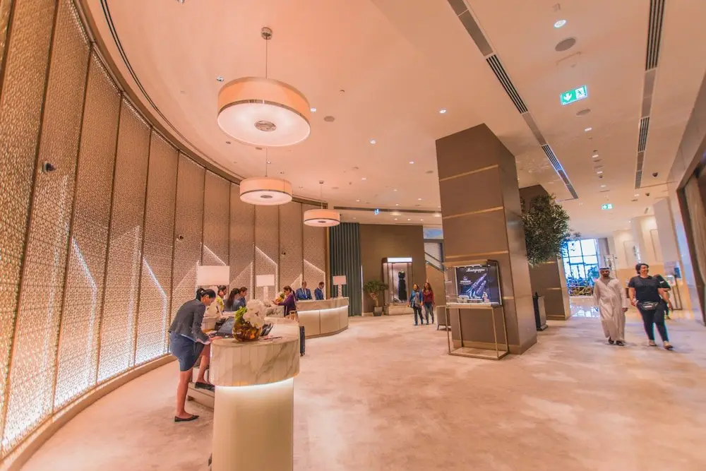 Дубай: Edens Dubai Address Dubai Mall