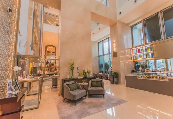Дубай: Edens Dubai Address Dubai Mall
