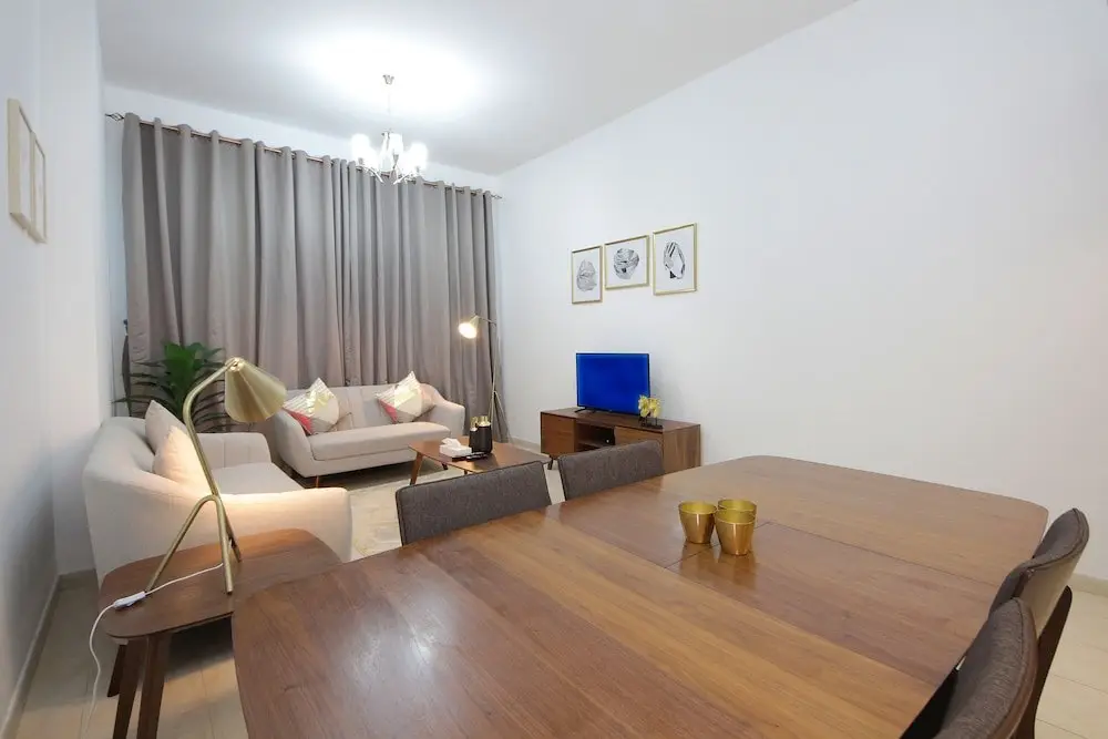 Дубай: Signature Holiday Homes - Al Fahad Dubai