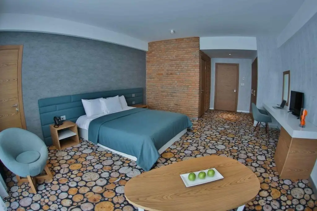 Гах: Yurd Hotel