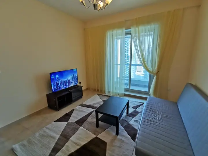 Дубай: Jumeirah Lake Towers Preatoni Apartments