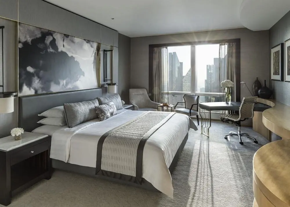 Дубай: Shangri-La Hotel Dubai & Apartments