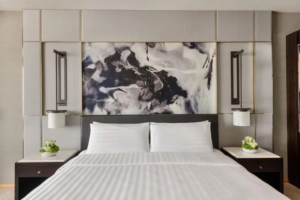 Дубай: Shangri-La Hotel Dubai & Apartments