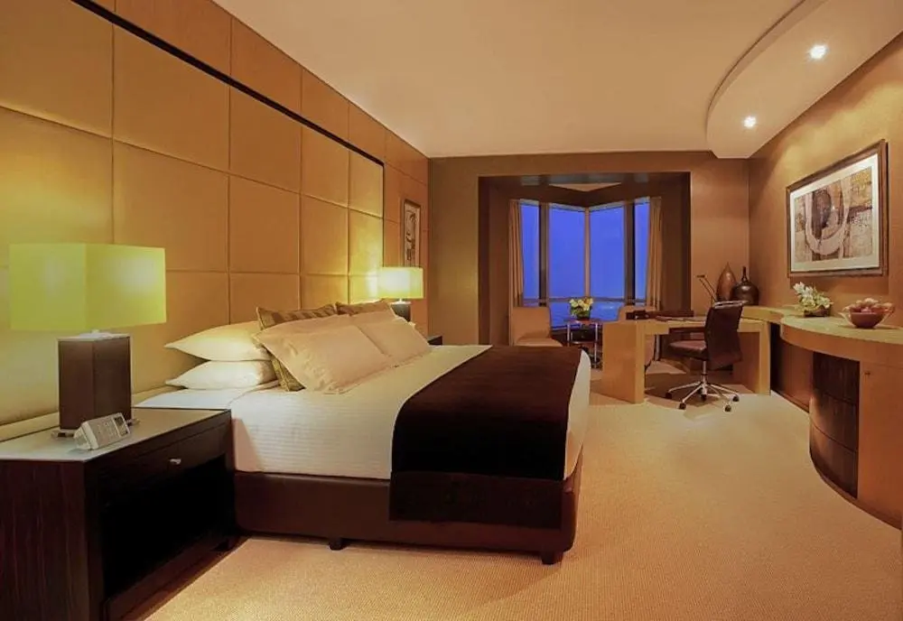 Дубай: Shangri-La Hotel Dubai & Apartments