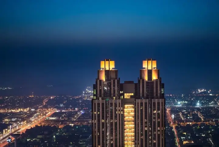 Дубай: Shangri-La Hotel Dubai & Apartments