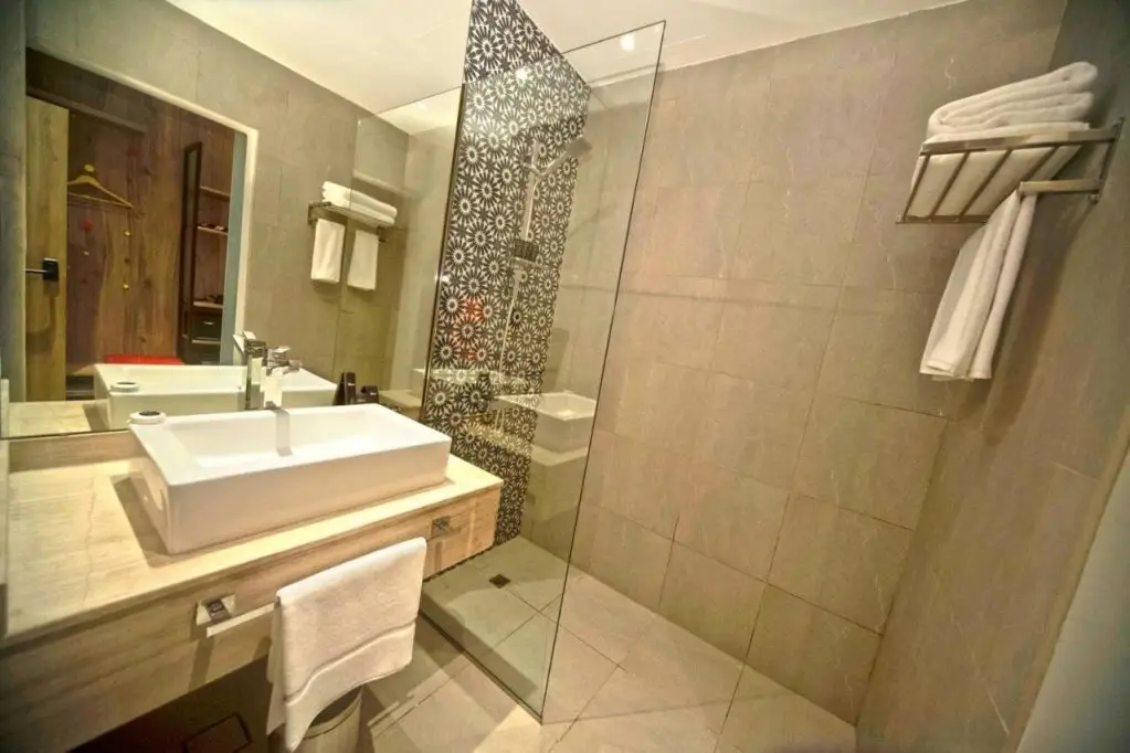 Дубай: Kingsgate Canal Hotel