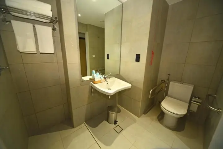 Дубай: Kingsgate Canal Hotel