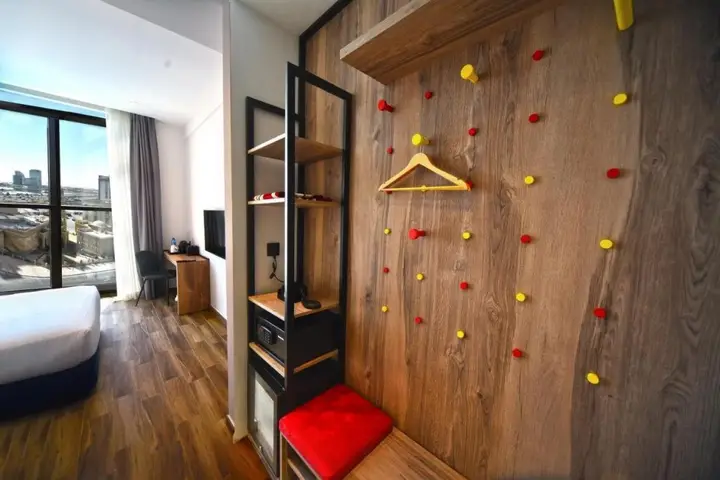 Дубай: Kingsgate Canal Hotel
