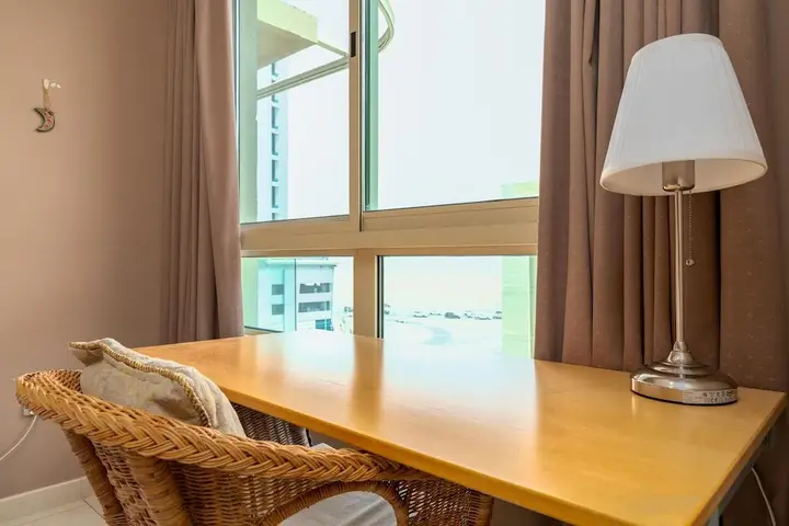Дубай: Lux BnB I Turia Tower I Lake & Garden View