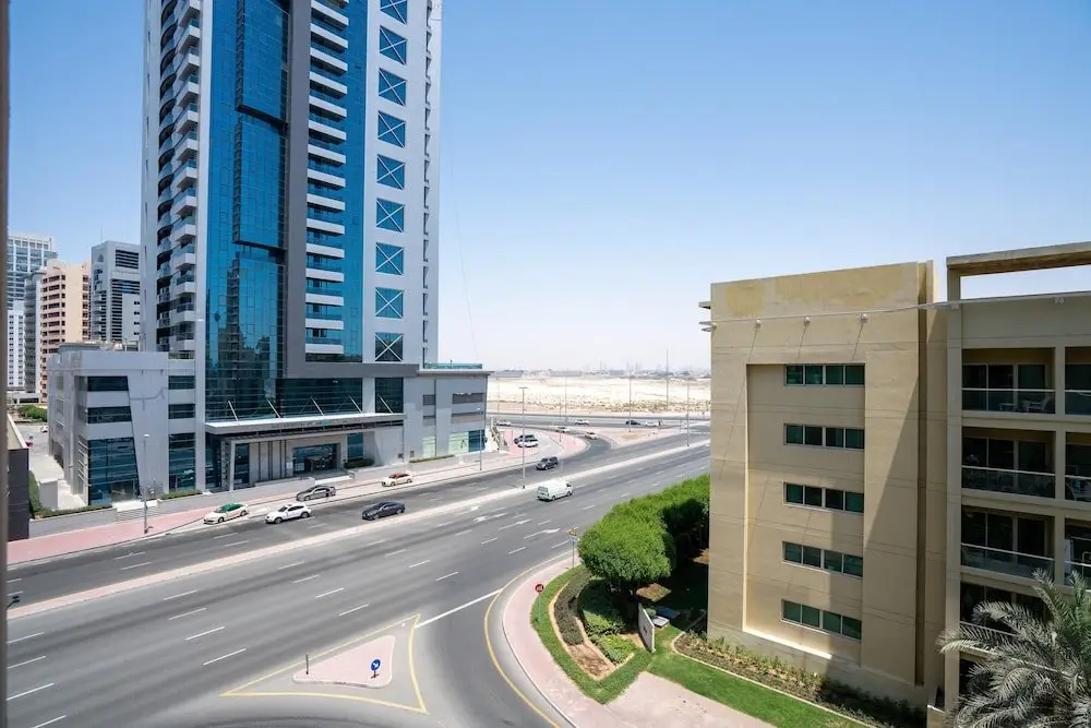 Дубай: Lux BnB I Turia Tower I Lake & Garden View