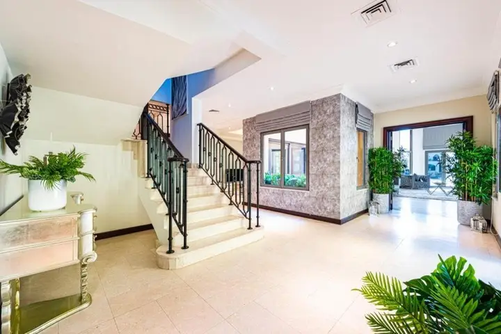 Дубай: 6BR GARDEN HOME in Palm Jumeirah With ATLANTIS VIEWS