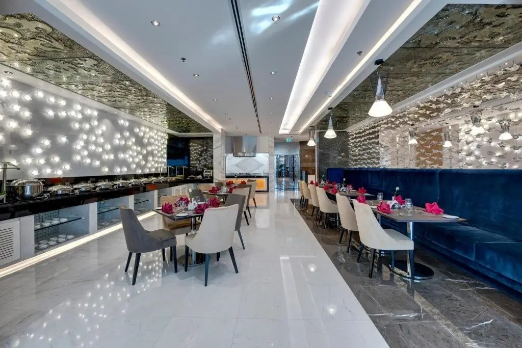 Дубай: Royal Continental Suites Business Bay - Deluxe Apartments